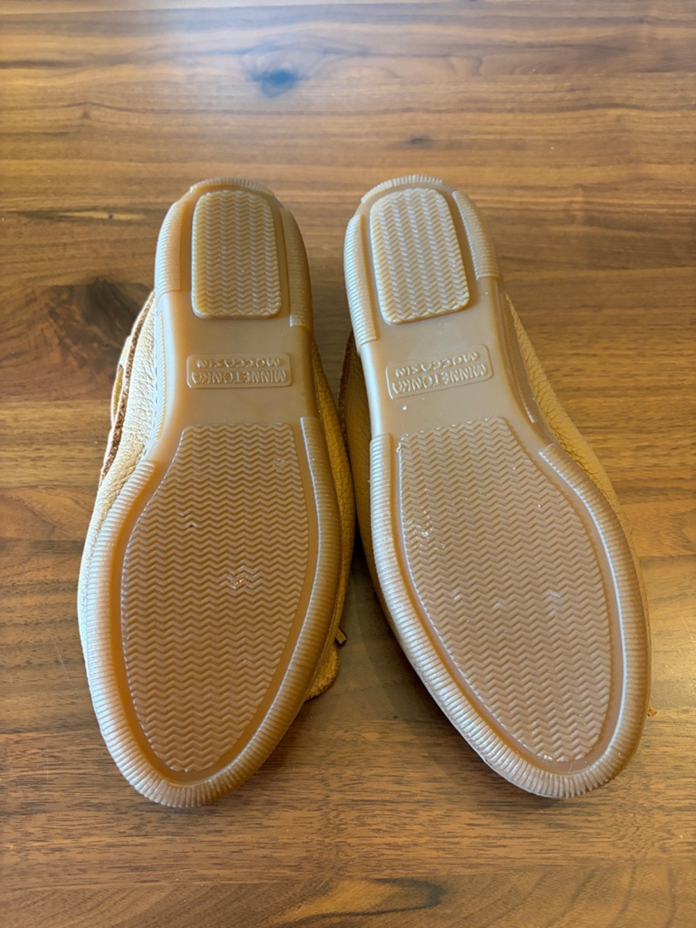 Minnetonka 390 Women’s Genuine Moosehide Fringed Kitty Mocassins | 7 - Picture 3 of 4